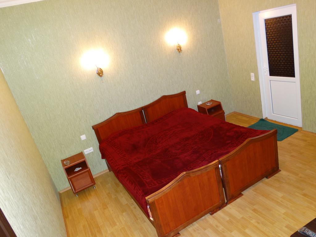 Hotel Sano Kutaisi Quarto foto